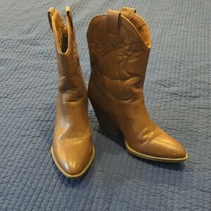 Forever, Women's 10 || Tan Cowgirl Boots || Mid-calf